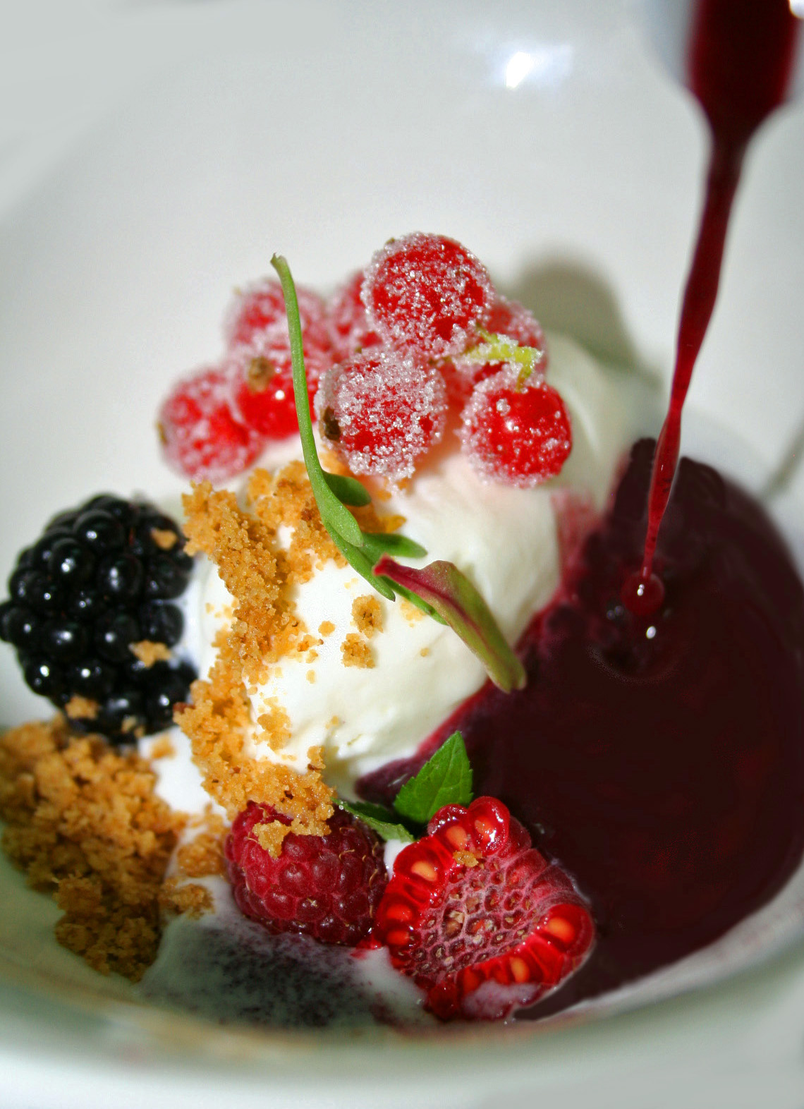 Trenca Dish sopa de frutos rojos